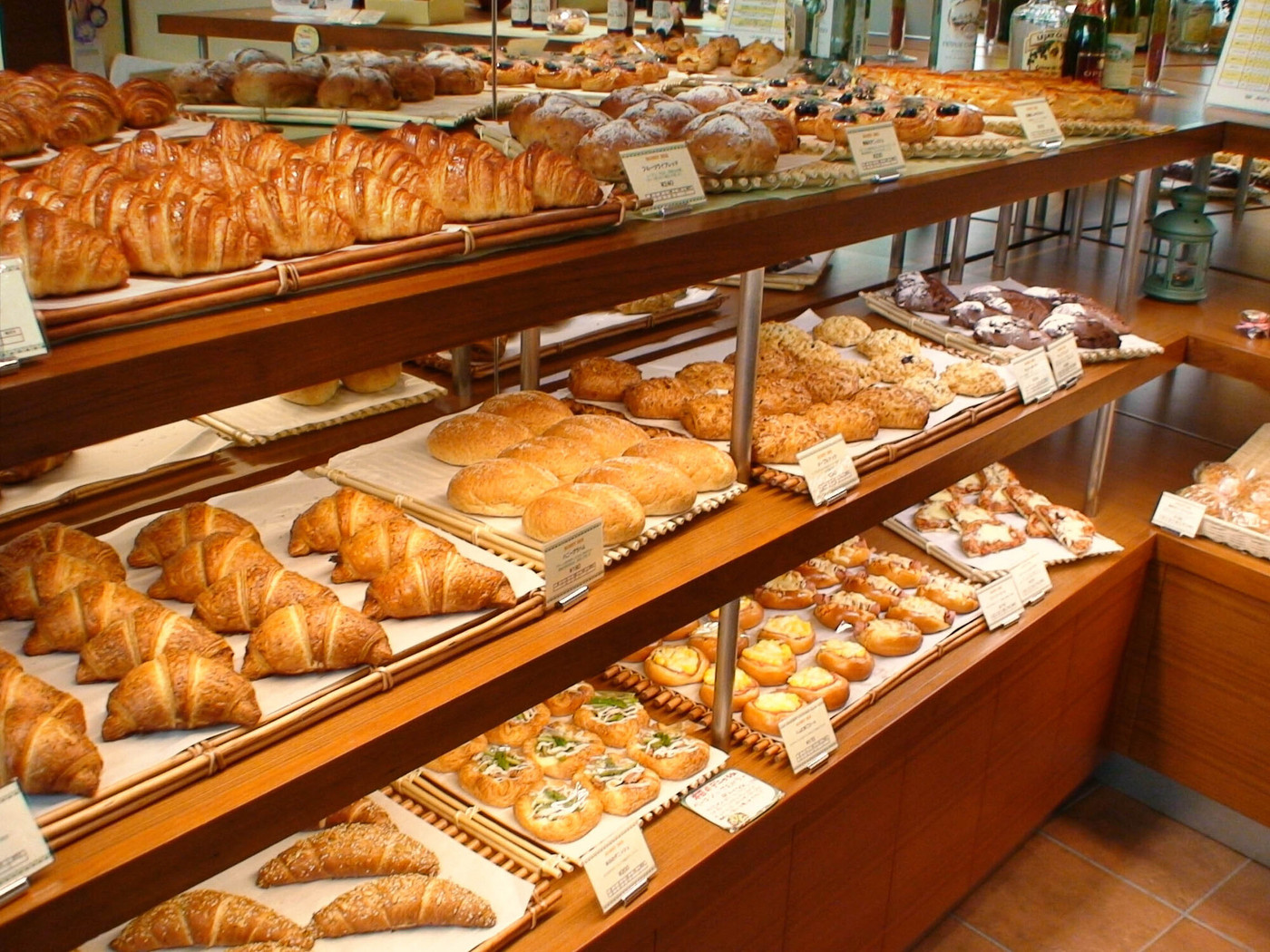 「ハニービー」 内観 5797887 あたたかみのある店内からは焼きたての香りが漂います。