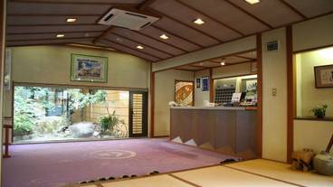 内部エントランス / 2