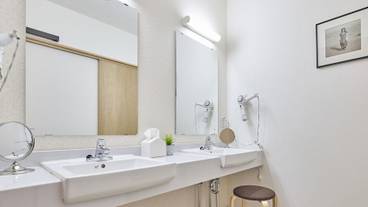 施設内の設備 / 15