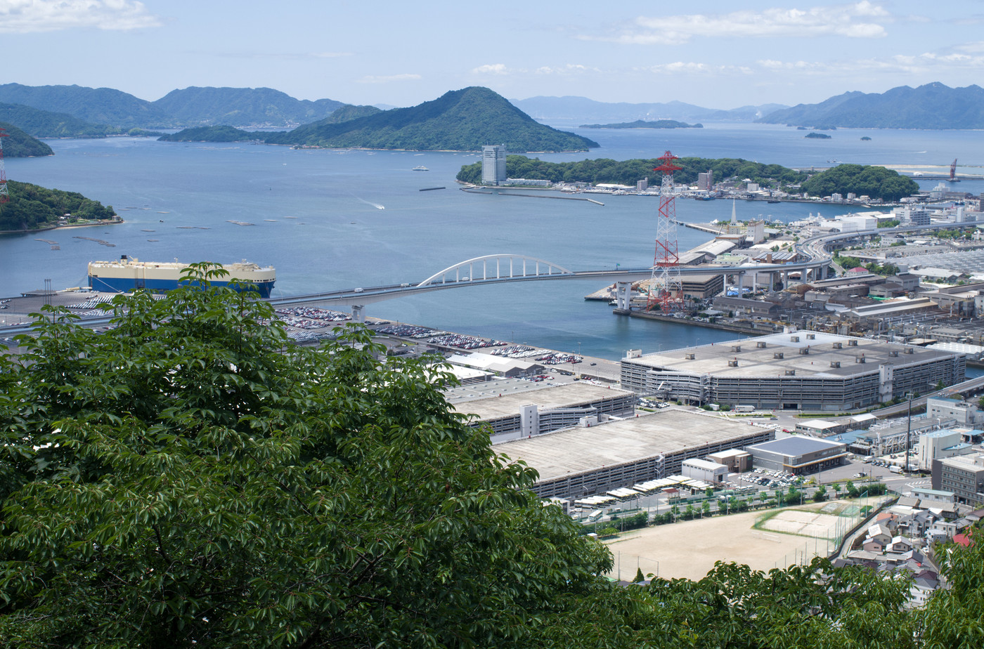 黄金山より広島湾を望む