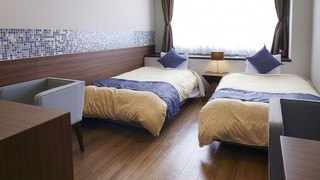 [コンフォートフロア青龍の森] 洋室ツイン (夜景眺望側) 禁煙