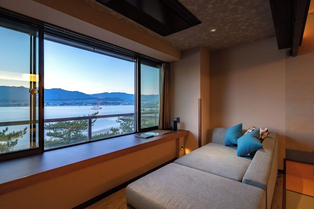 宮島で心に残るひとときを4376343