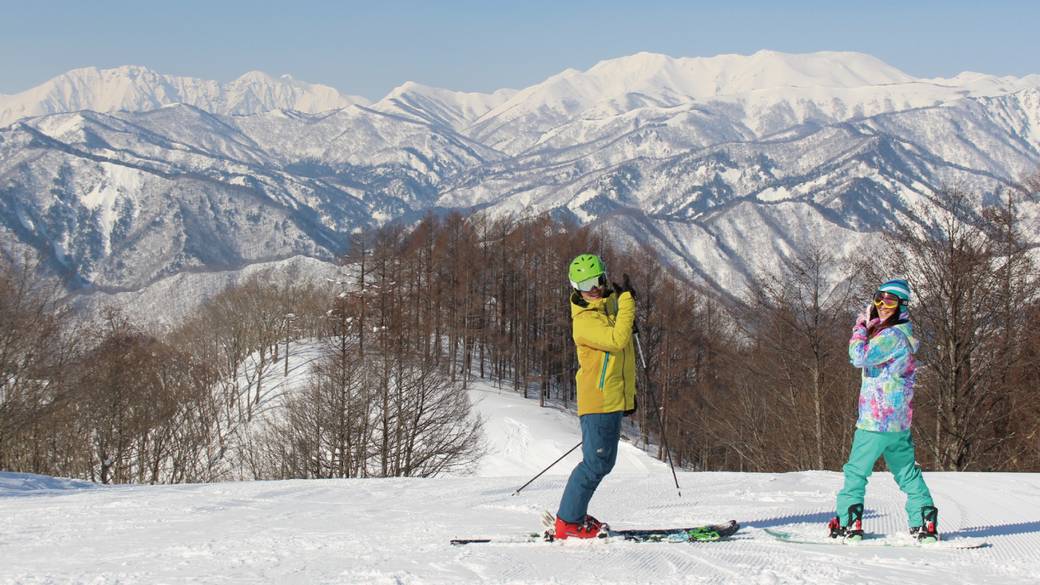 ゲレンデまで徒歩0分
広大な雪原で遊ぼう / 2