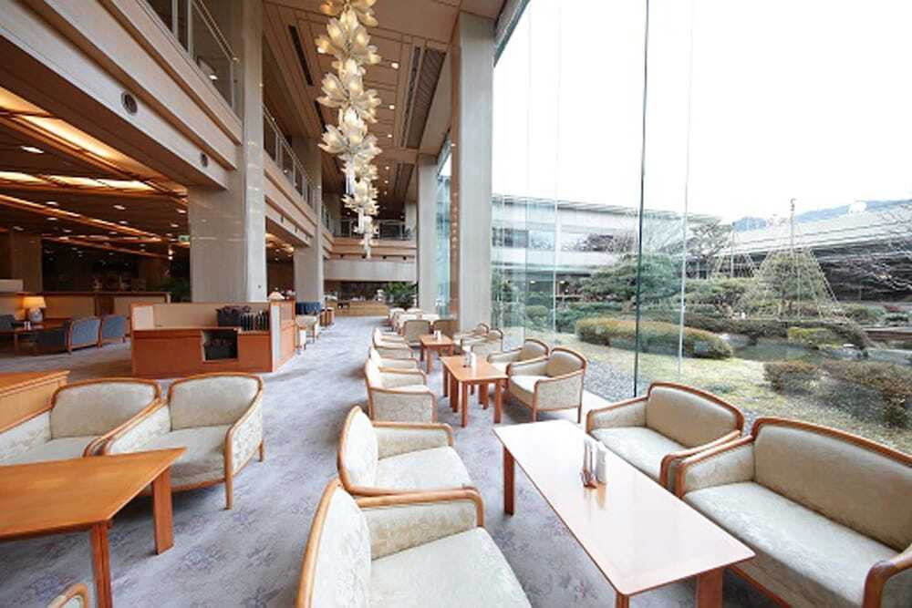 カフェ ラウンジ