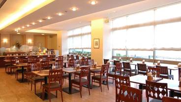 朝食スペース / 3