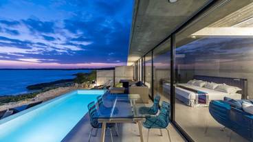 インフィニティ プール / 3