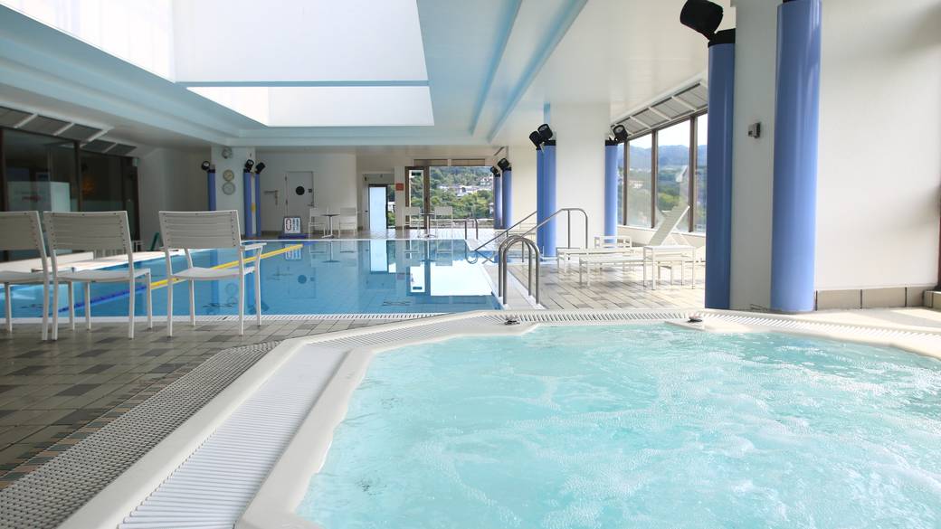 プールとジャグジー / 1