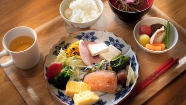 朝食ビュッフェ / 24