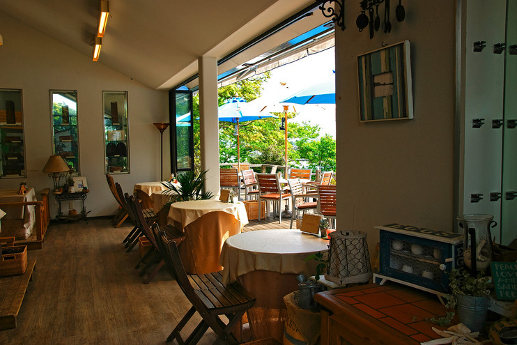 「LONCAFE 江ノ島本店」内観 872800 店内