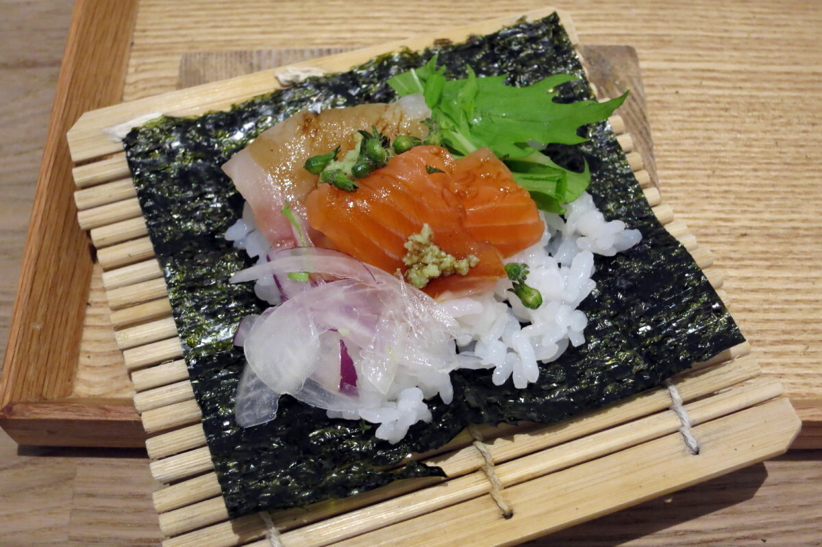 「AWOMB」料理 644300 手織り寿し膳（手巻き寿司のようにしていただく、2014年8月）