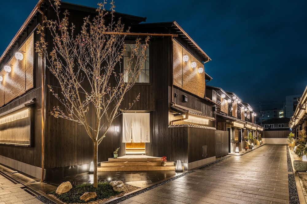 別世界に迷い込むときめきを感じて3914941