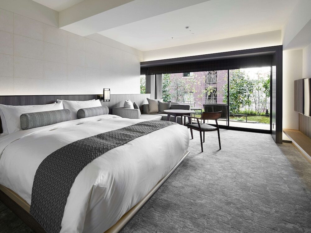 洗練された空間でしっとり過ごせる高級ホテル3957860