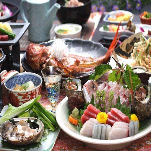 大きな金目鯛にびっくり
お部屋で会席料理を堪能
 / 2