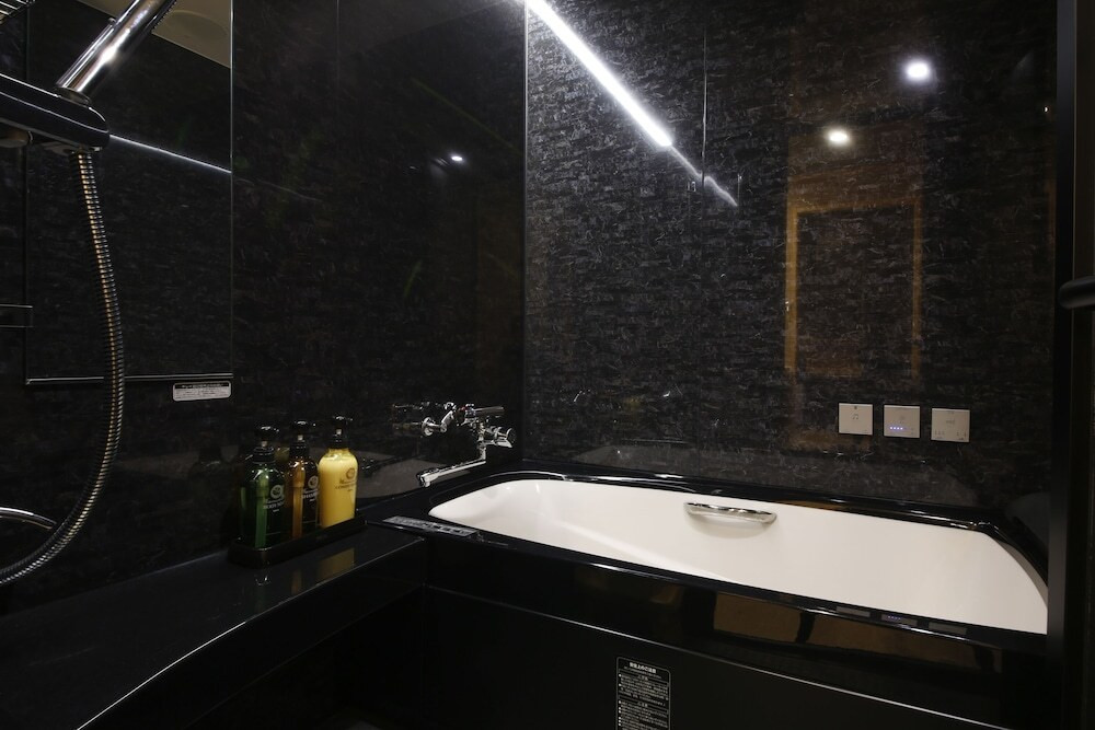 マッサージチェア付き和室 バスルーム