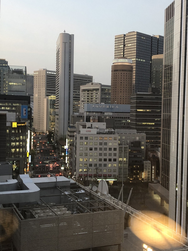 大阪駅　ヒルトン