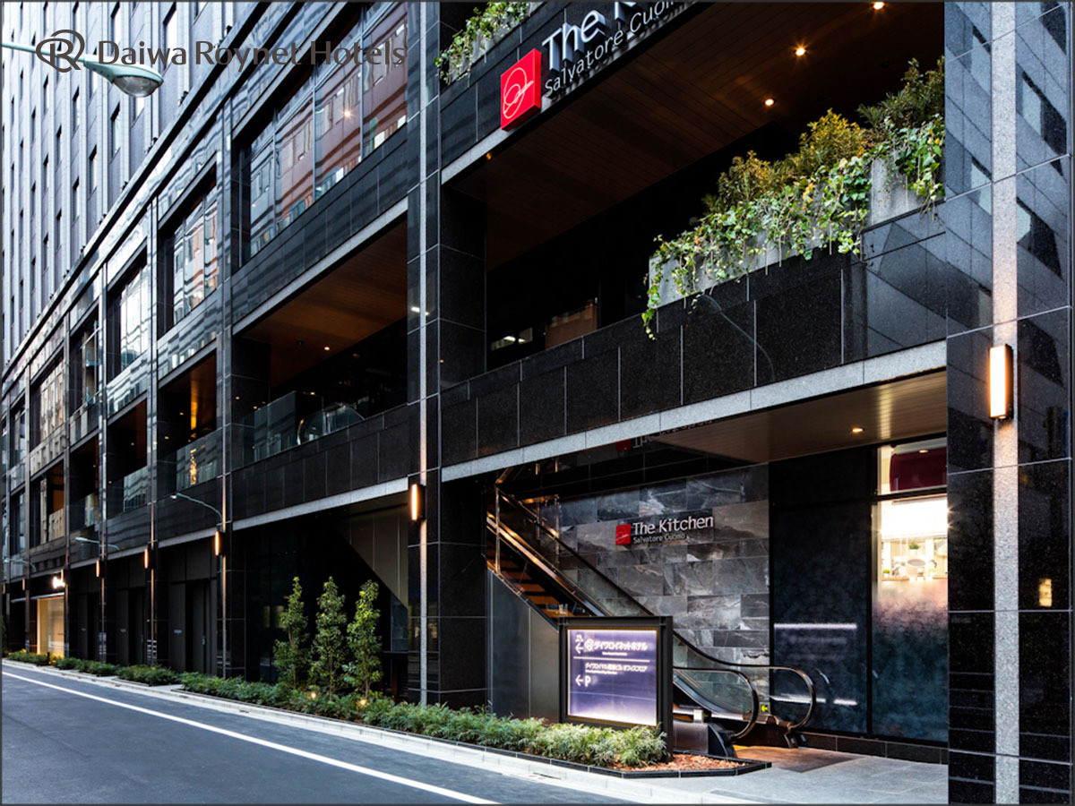 作業に最適なワイドデスク完備！館内にはイタリアンレストランも♪4245920