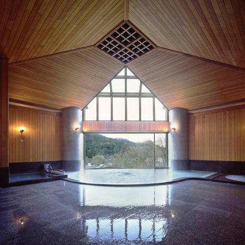 朝食前にスッキリ
長湯したくなる大浴場 / 3