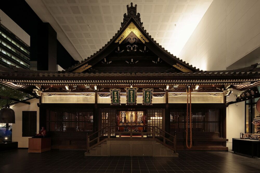 由緒ある「三津寺」と一体化ホテルで特別なステイを4052257