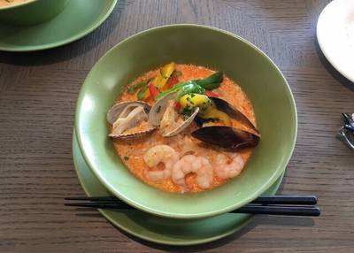 COLONIAL BEACH 横浜ハンマーヘッド