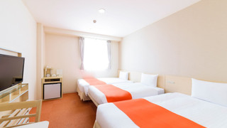 ファミリー ツインルーム 喫煙可 (2 semidouble beds and 1 extra bed)