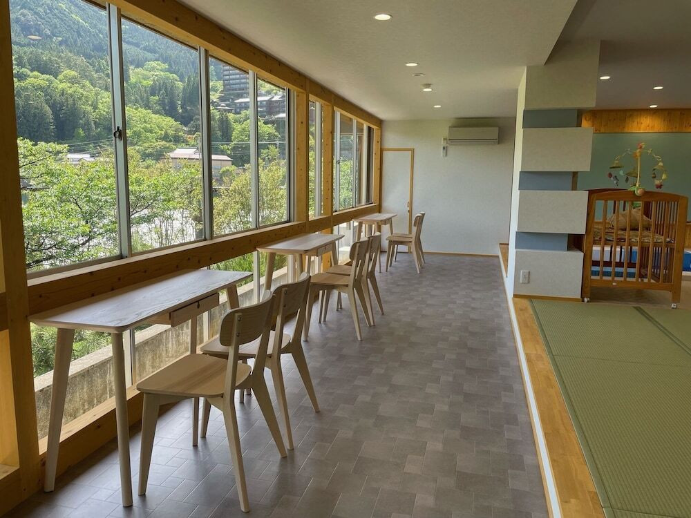 子供用の遊び場 - 屋内