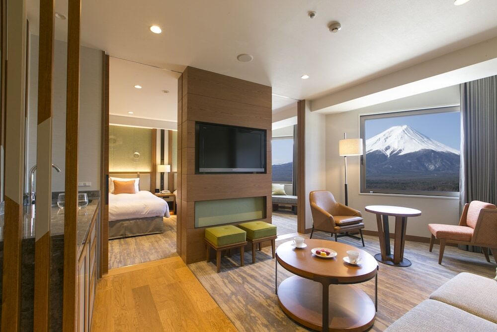 広々客室に充実の設備が嬉しい♪「富士急ハイランド」公式ホテル3926617