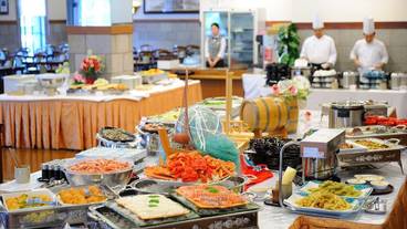 夕食バイキング① / 1