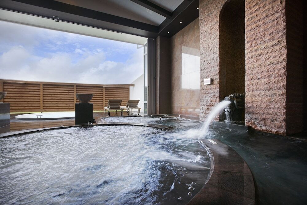 7. 県内最大級のガーデンプール「オリエンタルホテル 沖縄リゾート & スパ」3504056