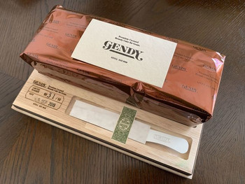 「GENDY 銀座店」 その他 115896021 高級感溢れる梱包のプレミアムキャラメルブランデーケーキ