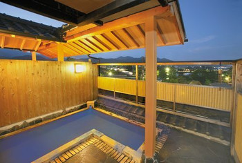 展望露天風呂で嵐山温泉を存分に満喫しましょ3449942