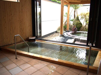 スタイリッシュな天童木工の家具と温泉を楽しむ4012413