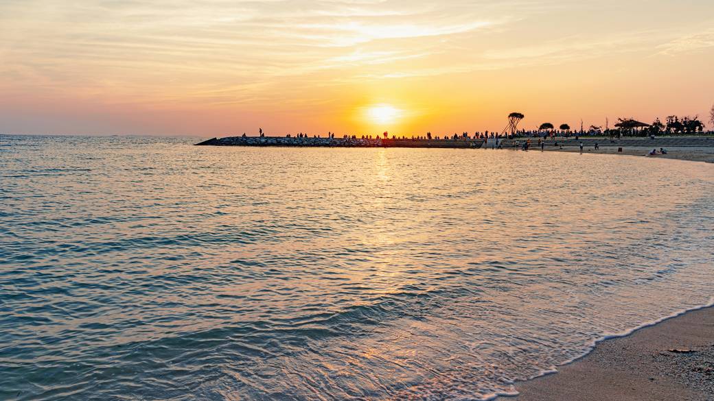 サンセットビーチから眺める夕日 / 5