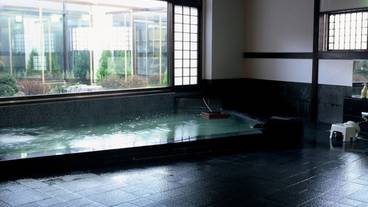 季粋の宿 紋屋（キッスイノヤド モンヤ） / 1