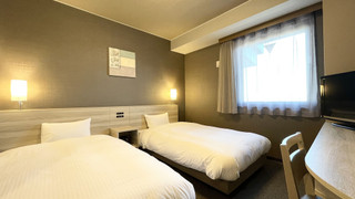 ツインルーム シングルベッド 2 台 喫煙可