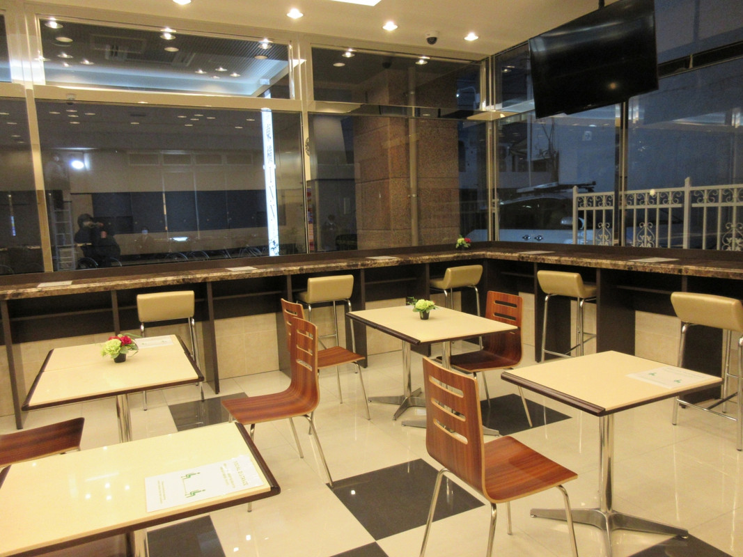 ロビー横、朝は朝食会場になります