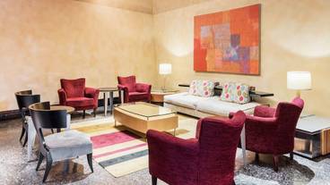 ロビー応接スペース / 2