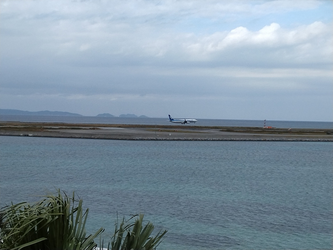 那覇空港のランウェイビュー