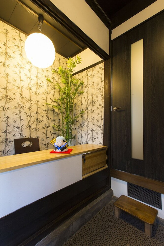 チェックイン / チェックアウト キオスク