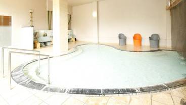 石造りの大浴場 / 1