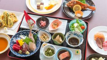 食事・飲み物 / 4