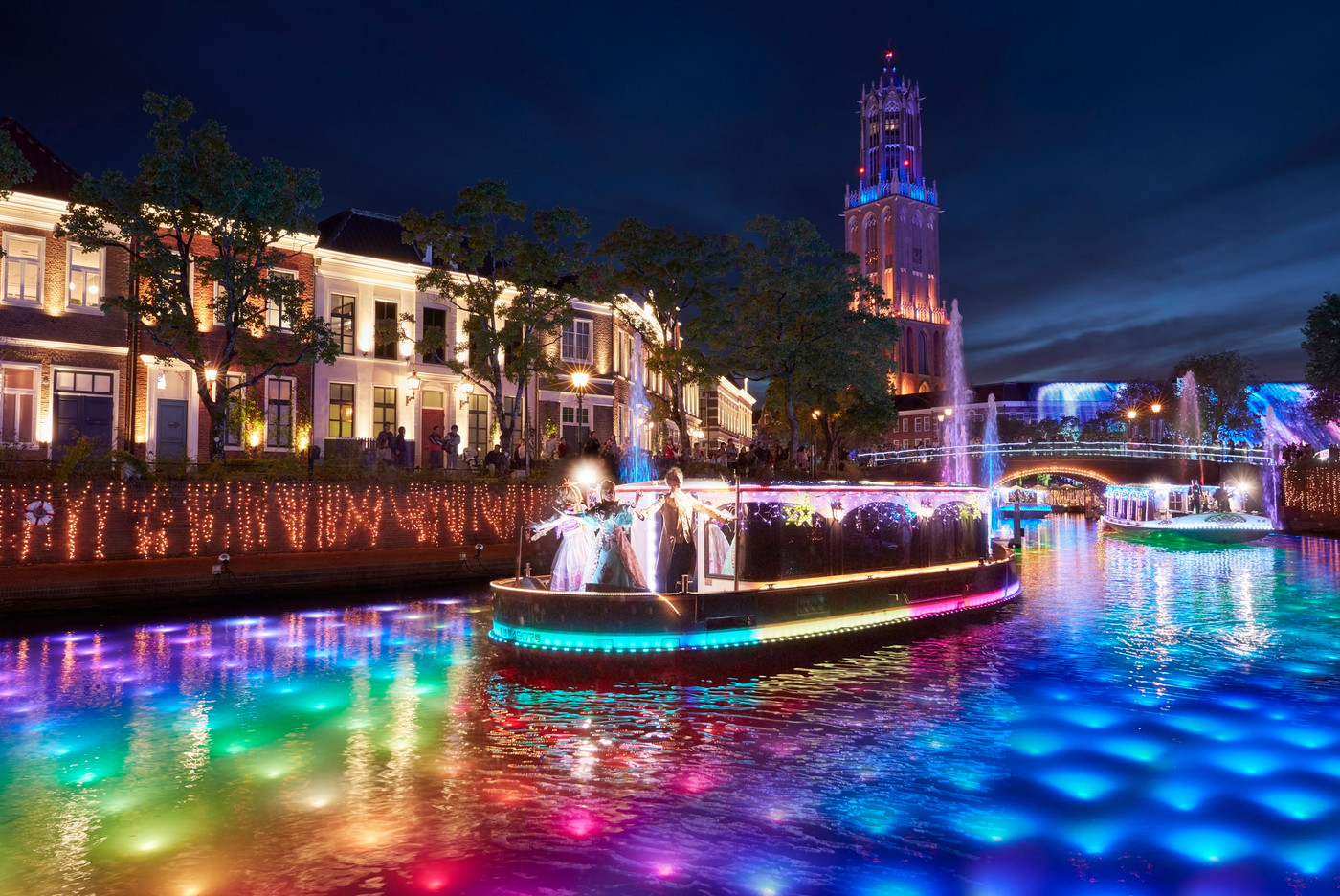 陽が沈んだら「光の王国」できらめく光に包まれよう2003457