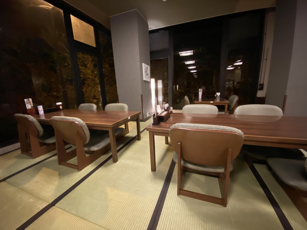 堀炬燵式ではなく中途半端な座椅子