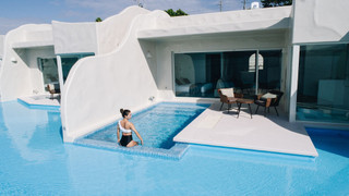 サントリーニ（Type A 温水インフィニティプール付き・大人定員４名）