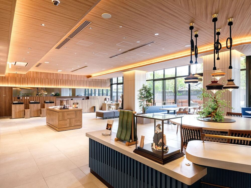 ロビーラウンジ