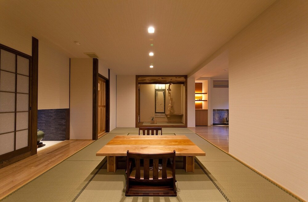 霊峰 高千穂峰に抱かれた宿で「岡崎牛」フルコース会席を3727759