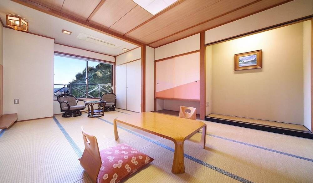 広々古民家風離れで
彼とおこもりステイ / 3