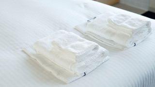 Queen with River View and Shared Bathroom