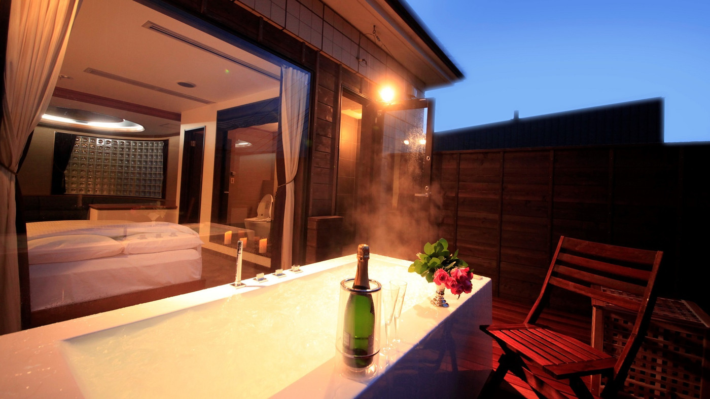 カップルにぴったりの非日常空間で特別なひとときを3403525