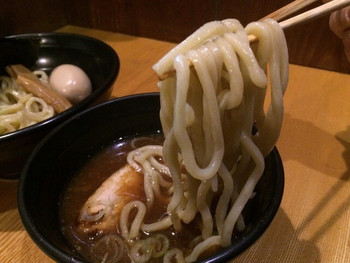 「ココロ」 料理 33745078 ごん太なうどんのような麺　かなりコシが強め
