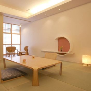 三日月型の露天風呂で、のびのび湯浴みを3848522